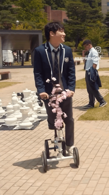 xo키티) 친구가 내 초딩시절 bully(괴롭히는 놈)과 사귄다면 이해한다 vs 개빡친다 | 인스티즈
