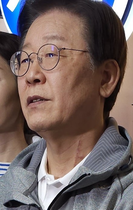 이재명 목 흉터 어제자 모습 | 인스티즈