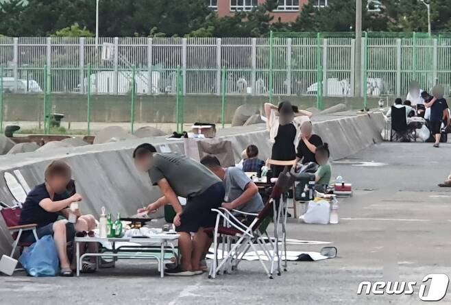 부산&제주도 해수욕장 폐쇄하니 사람들이 보여준 모습.jpg | 인스티즈