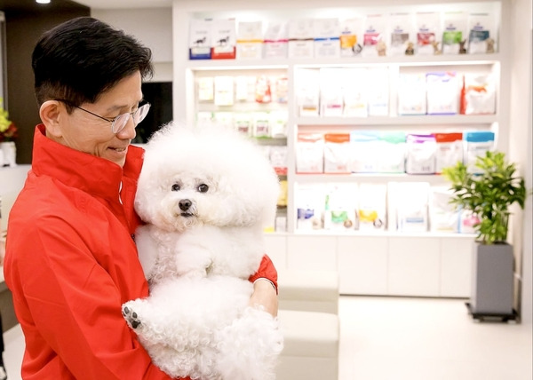 이재명 김문수로 보는 올바르게 강아지 안는 방법 | 인스티즈