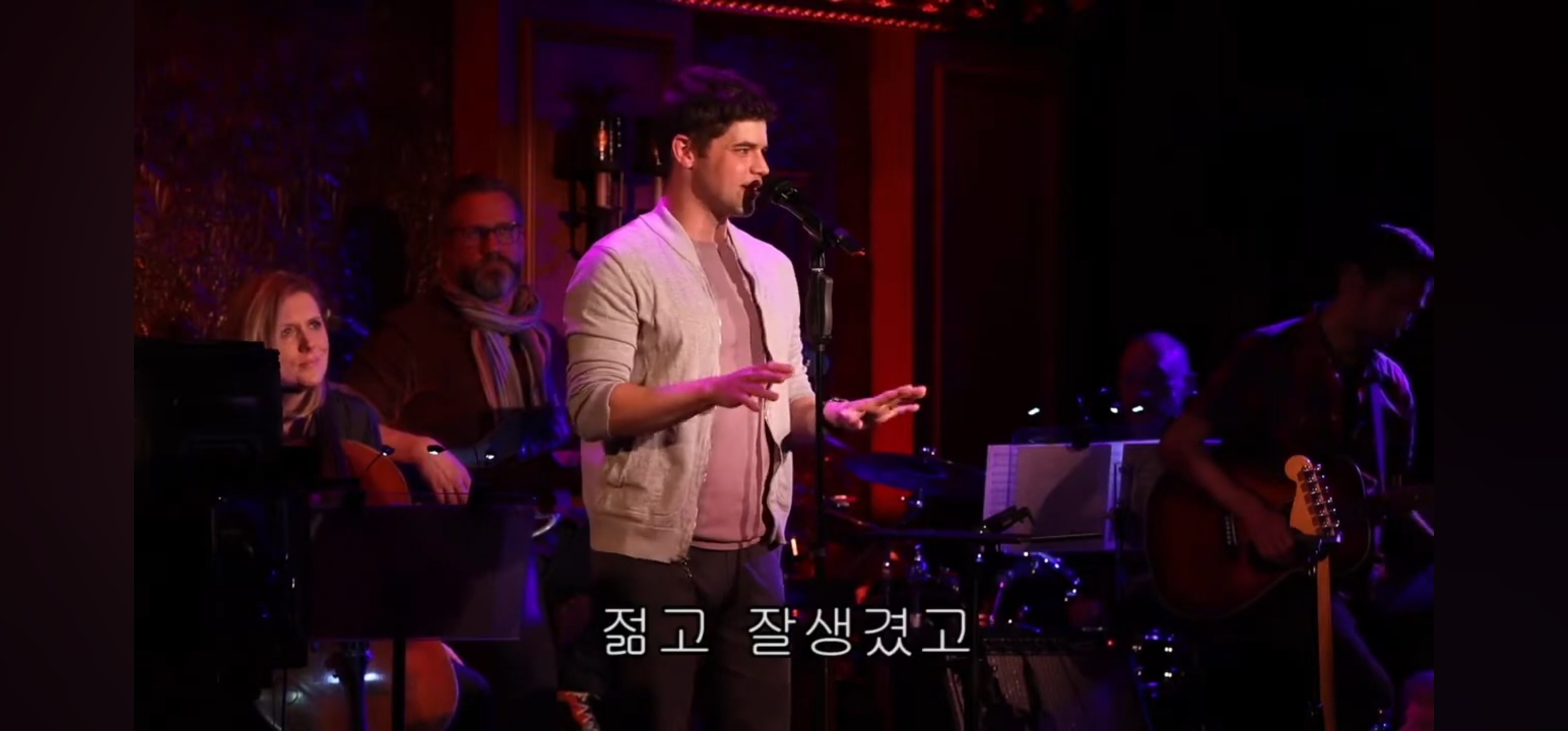 이제 와서 말하지만 휴 잭맨, 잭 에프론 대신 위대한 쇼맨이란 영화를 세상에 나온 게 한 건 나야! 그게 무슨 소리냐고?.jpg | 인스티즈