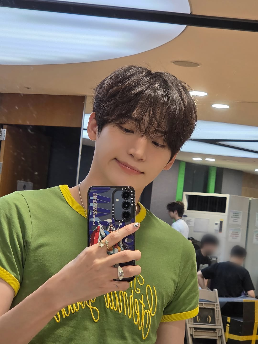 요즘 남돌들 사이에서 빼놓을 수 없다는 네일아트 | 인스티즈