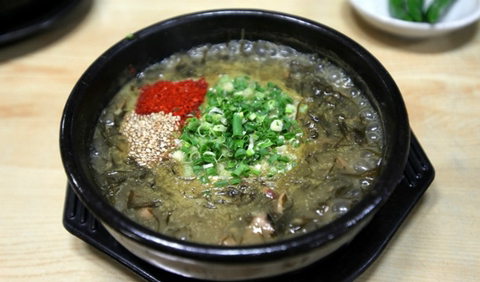 진짜 좋아하는 사람은 엄청 좋아하는 제주도식해장국.jpg | 인스티즈