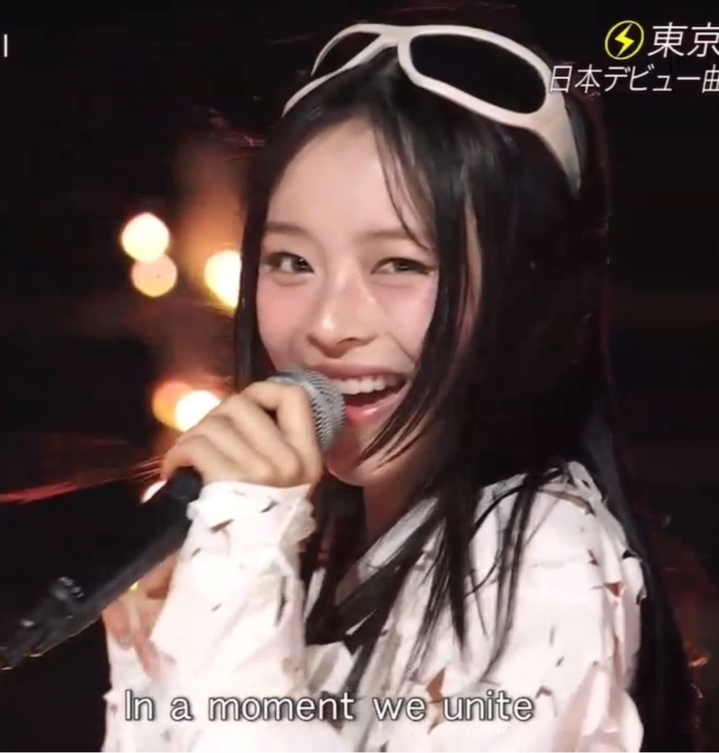 여름밤 분위기 제대로 내서 반응 좋은 어제자 뉴진스 Supernatural 무대.avi | 인스티즈