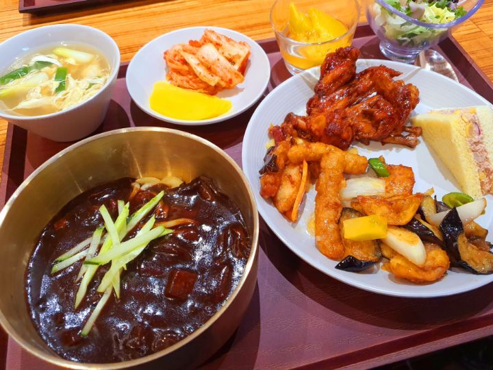 SK 본사 구내식당 - 웃긴자료 ‥‥‥‥‥、 - 도탁스 (DOTAX) SK 본사 구내식당