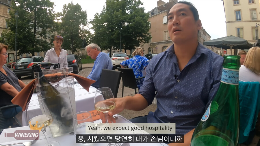사회성 만렙 유튜버가 불친절한 프랑스식당에서 대처하는 법 | 인스티즈