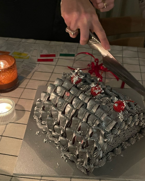 먹으면 펄응가 나올것같은 골드&실버 반짝반짝 펄 케이크들 | 인스티즈