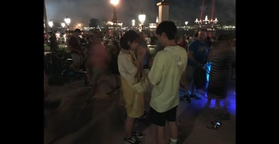 영화처럼 디즈니월드에서 프로포즈 한 유튜버 (웃소 성희 고탱) | 인스티즈