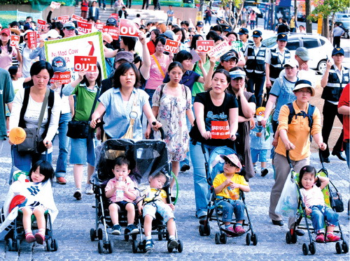 탄핵 표결 순간, 국회 앞에 있던 아기들 | 인스티즈