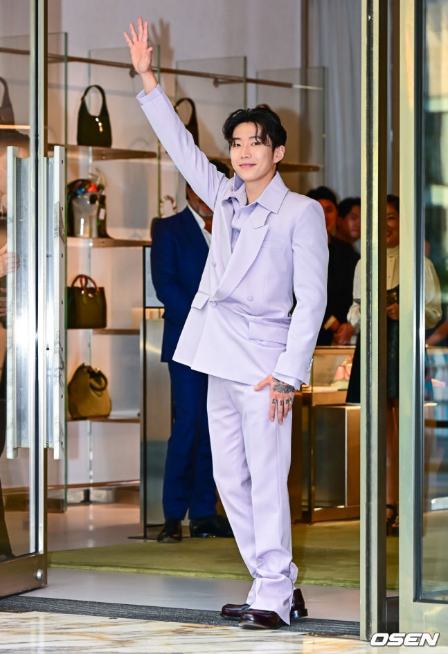 구찌 플래그십 스토어 참석한 박재범 | 인스티즈