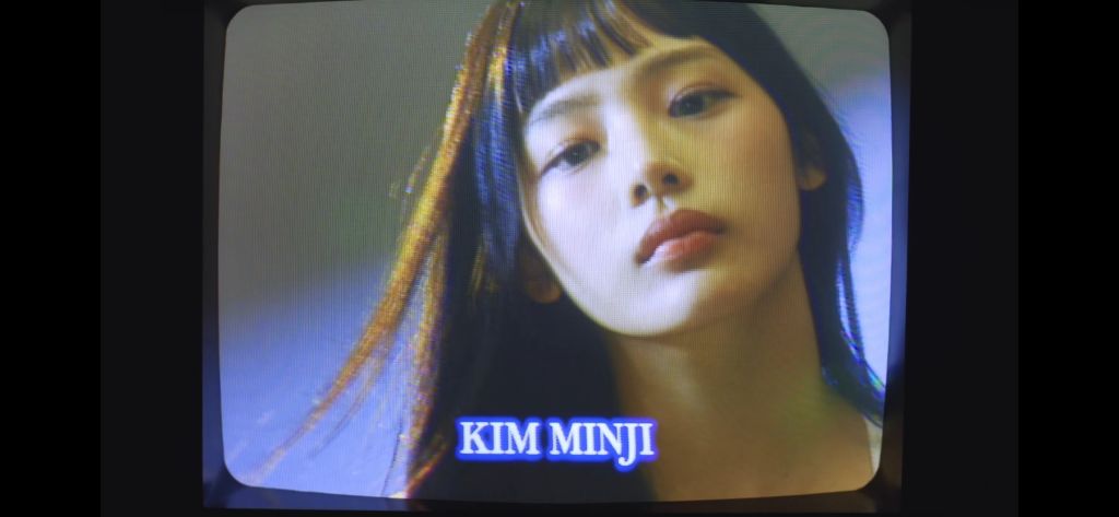 00년생 뉴진스가 말아주는 90년대 씨티팝 감성 슈퍼내츄럴 무대 | 인스티즈