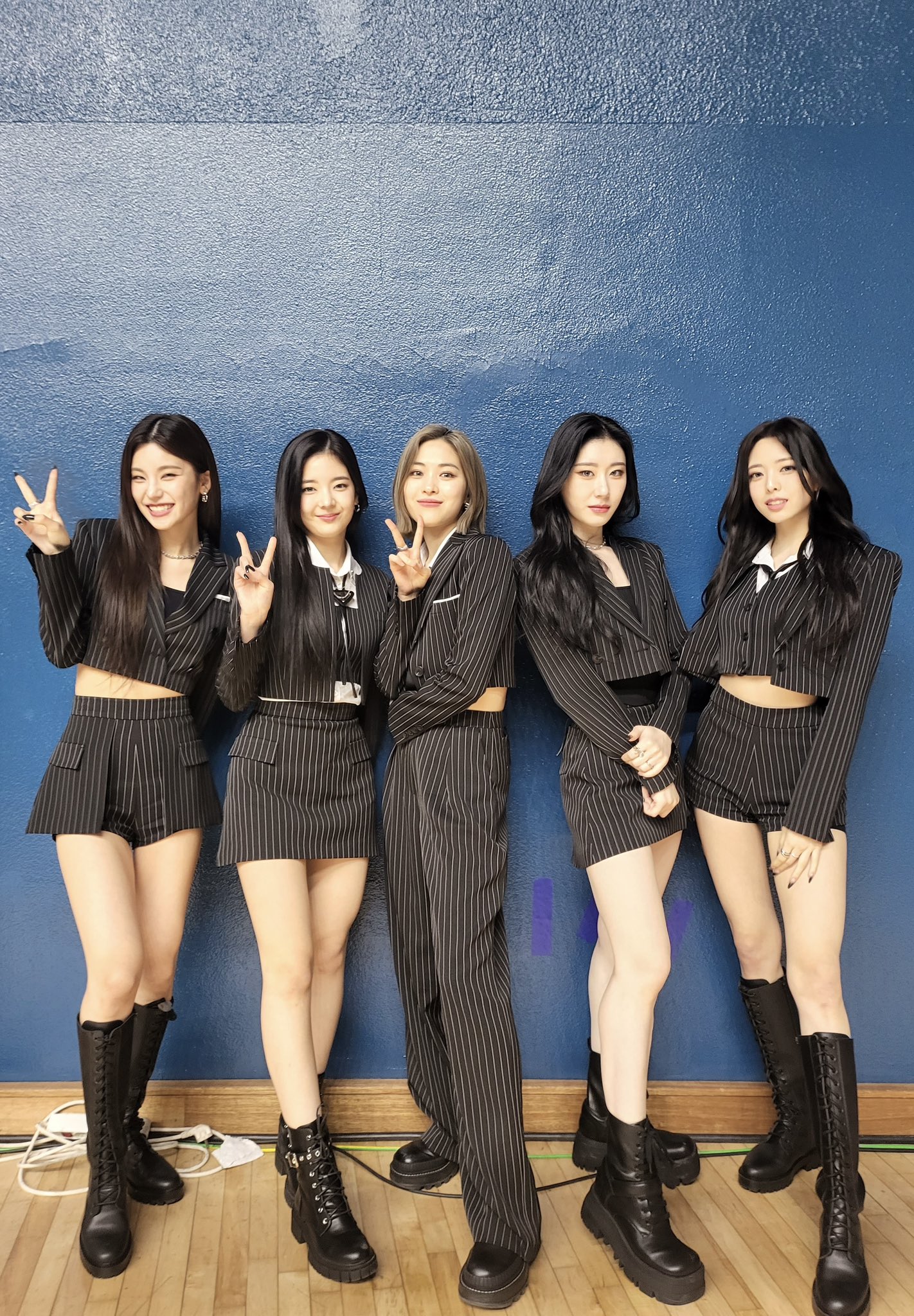 최근 가요대축제 출연 걸그룹 무대의상 .jpg | 인스티즈