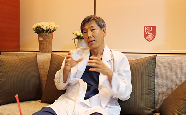 "목디스크는 눈을 많이 쓰면 걸립니다. 눈을 잠시 감고 쉬세요" | 인스티즈