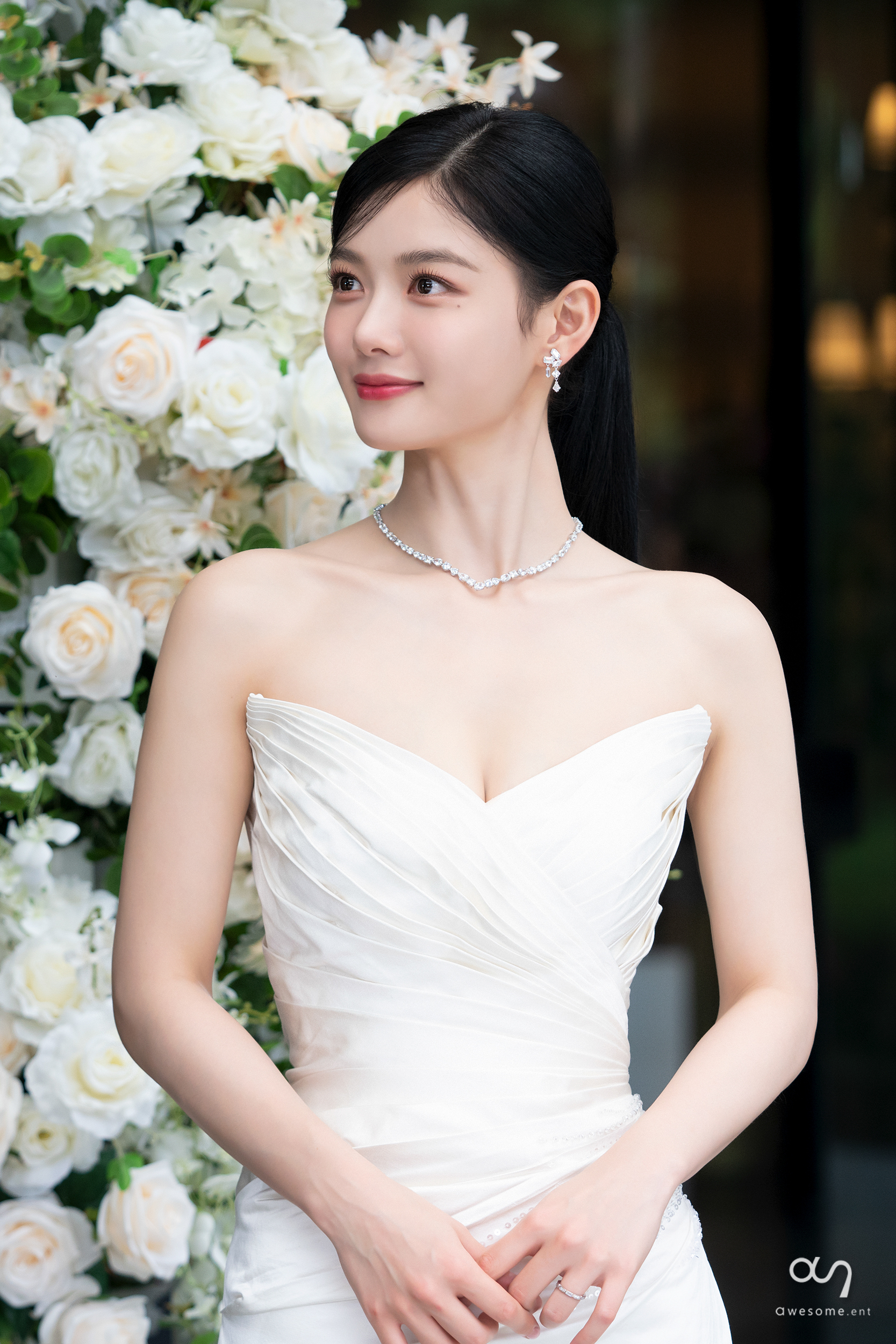 데뷔 20년차에 처음으로 웨딩씬 찍은 김유정 | 인스티즈