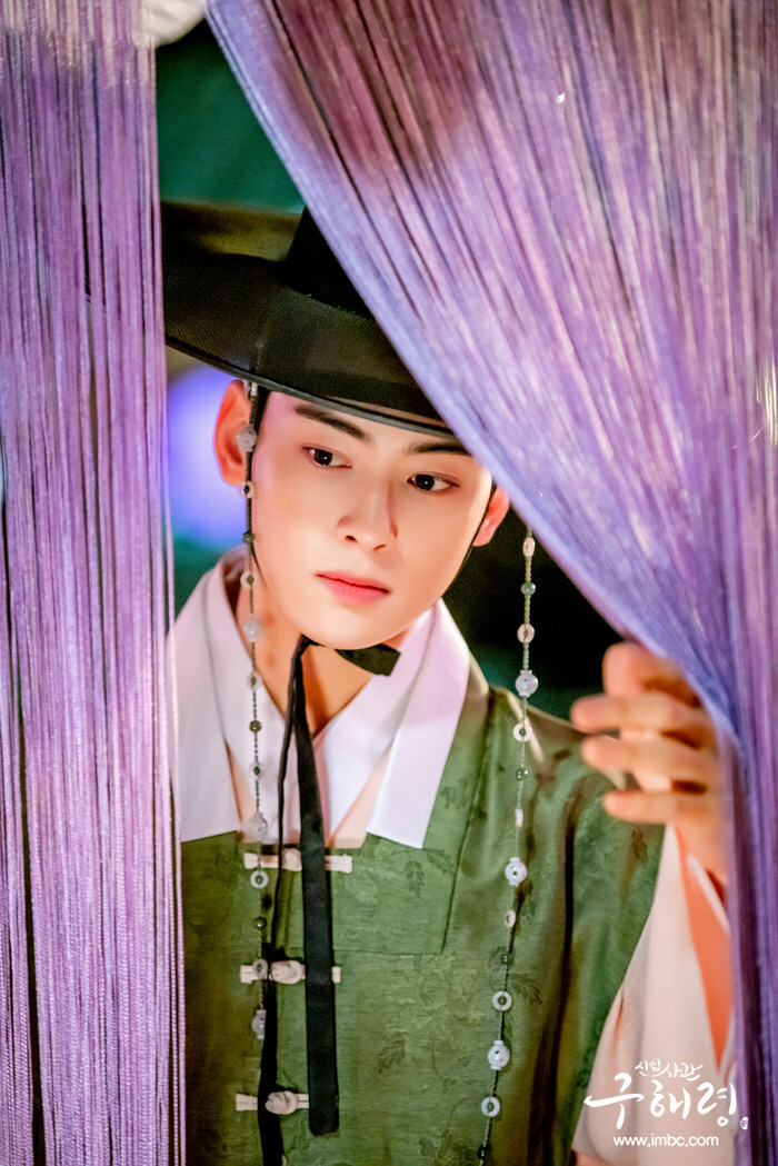 왕자한복 이미지