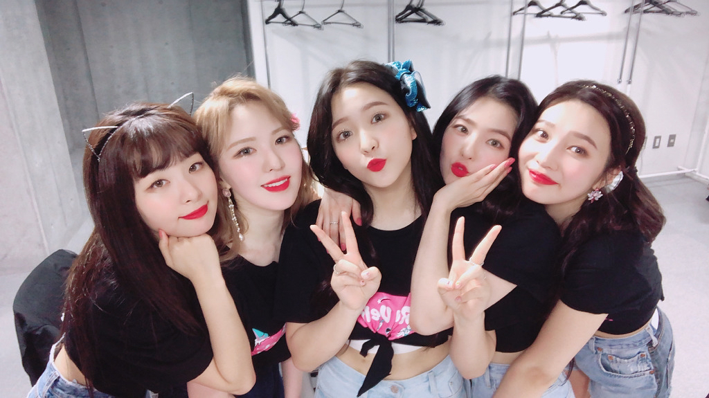 SM에서 유일하게 전원 제발로 걸어들어온 그룹 | 인스티즈