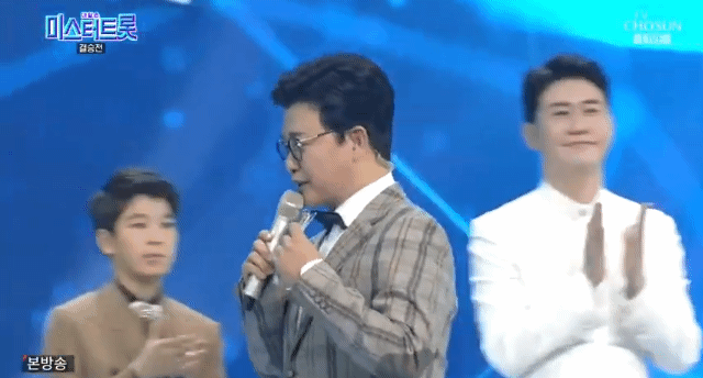 4dc0f141614cb95c3b16b0b878640da9a39bfad8