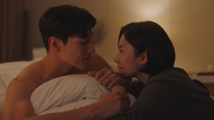 공무원 남자가 여자 출장 숙소에 몰래 들어와있는 신 연출한 드라마 (추가 및 수정) | 인스티즈