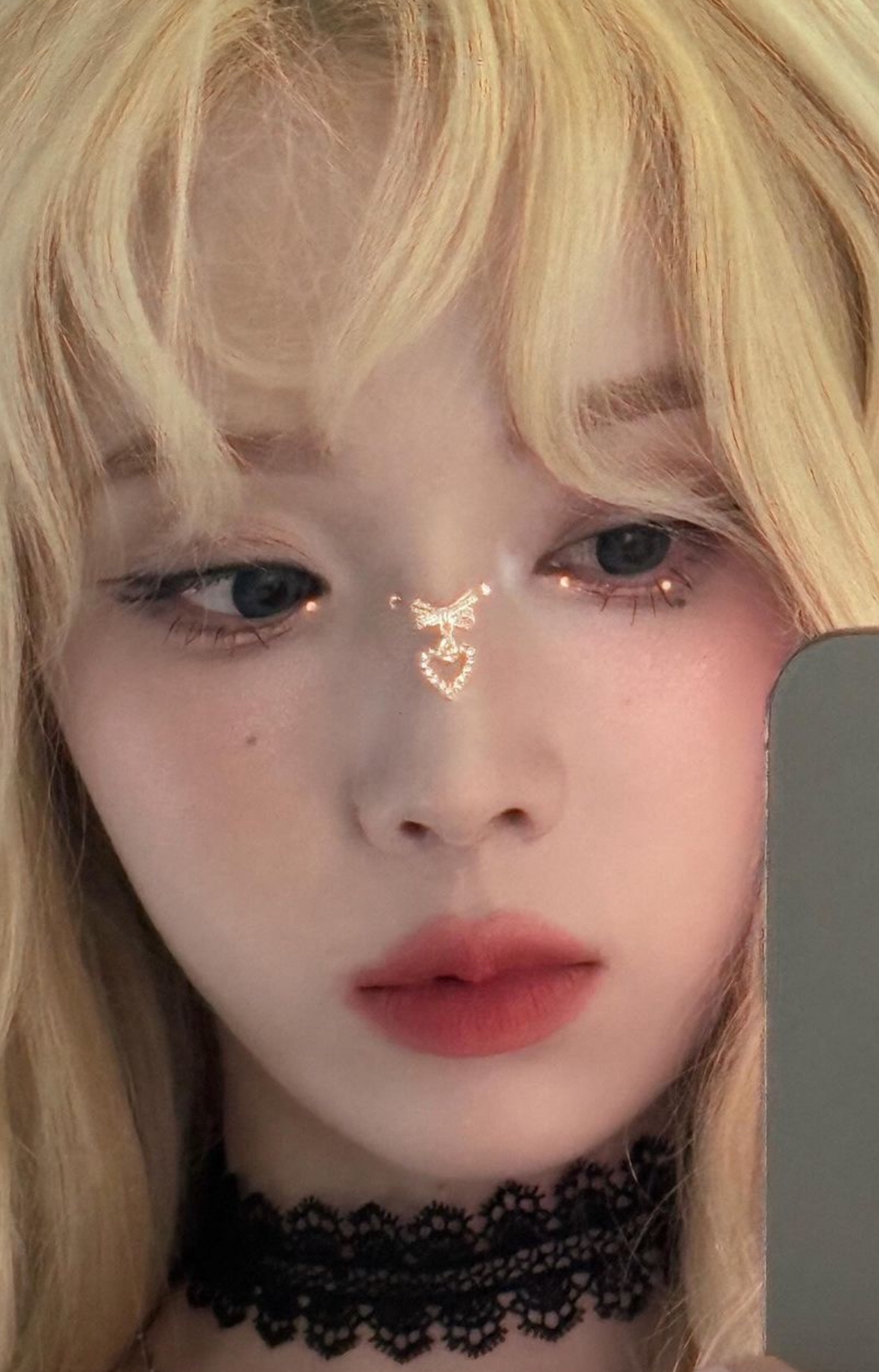 호불호 극명하게 갈리는 요즘 아이돌 오버립 메이크업.twt | 인스티즈