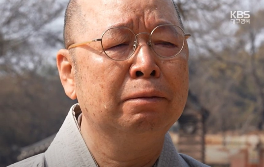 “우리대에서 잃어 죄송하다” 천년고찰 운람사 전소, 끝내 눈물 보인 스님 - 악플달면 쩌리쩌려버려 - ＊여성시대＊ 차분한 20 ...