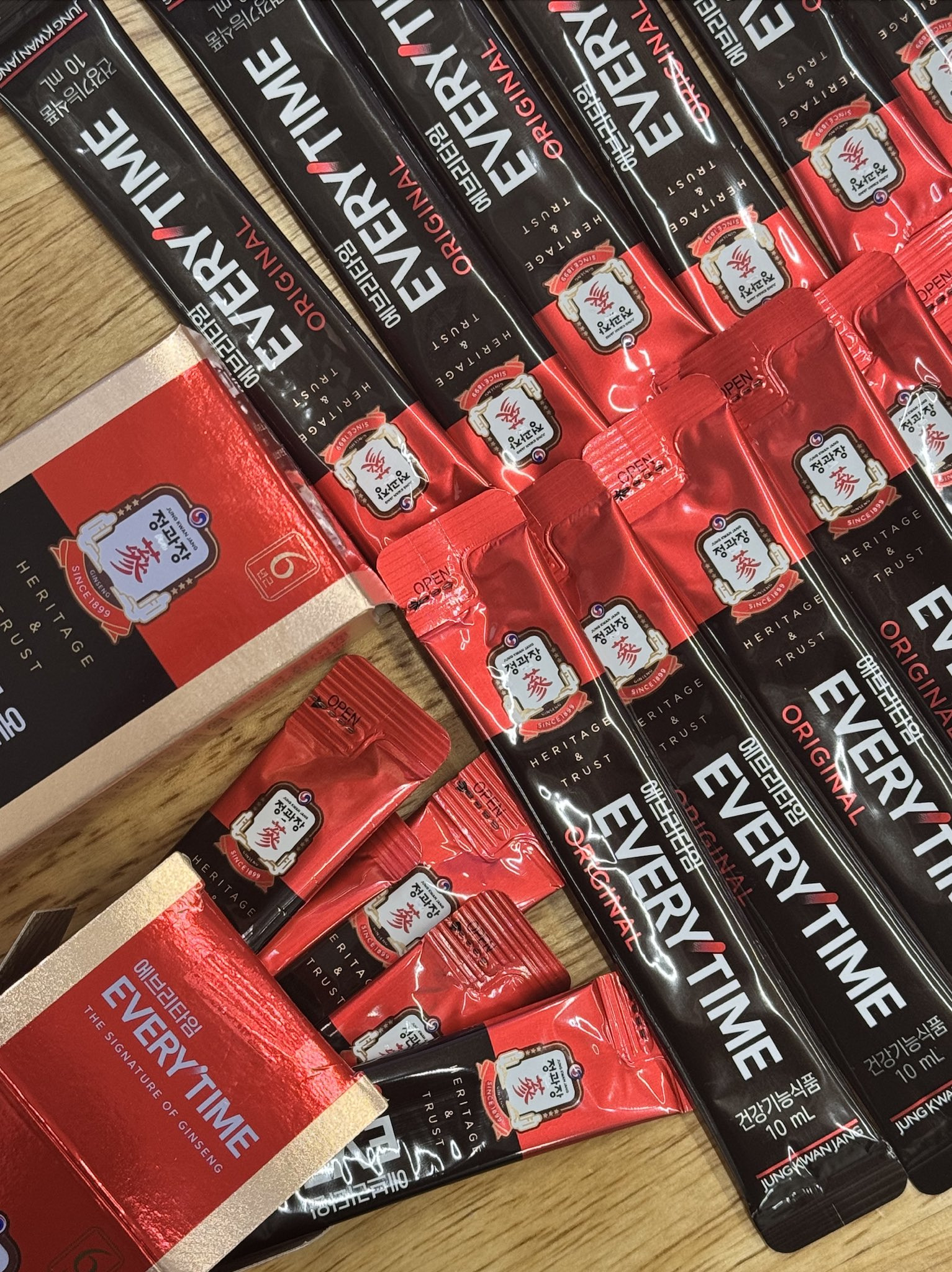 10대 조카가 나 과장 달았다고 코묻은 돈 모아 사준 정관장... | 인스티즈