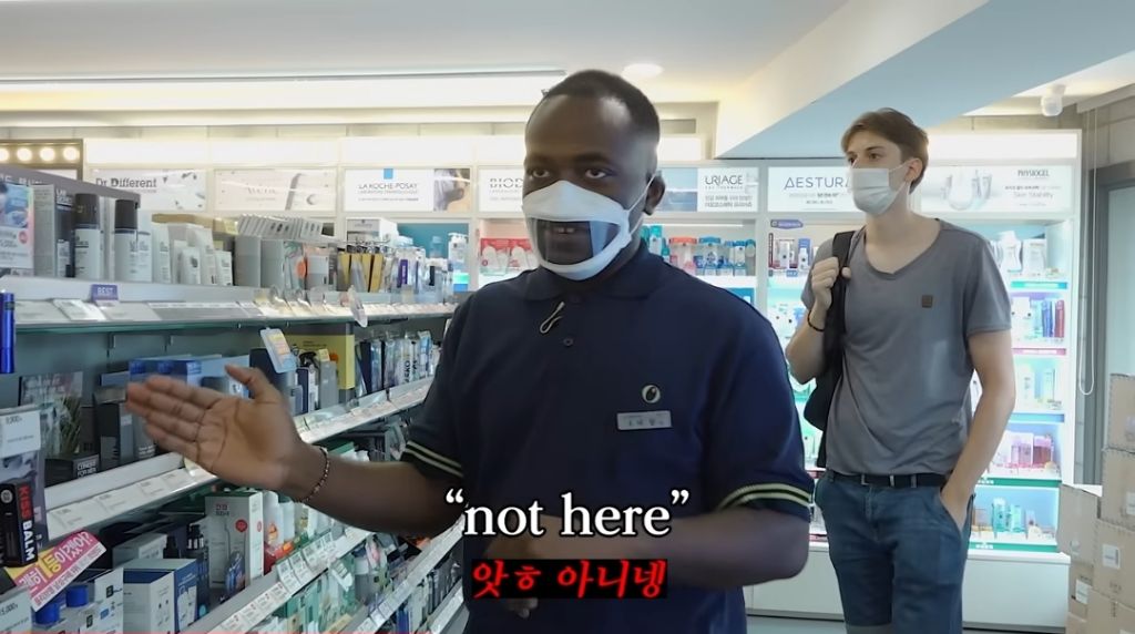 올리브영 알바중에 외국인 손님 피하는 조나단 | 인스티즈