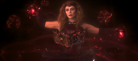 [마블] 완다 (스칼렛위치) 엘리자베스 올슨의 맛깔나는 손 연기.gif | 인스티즈