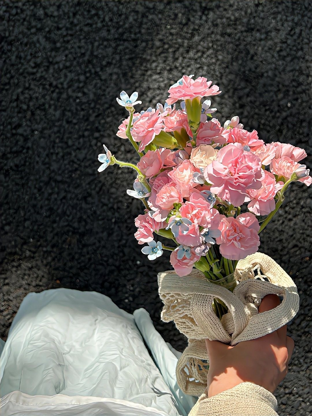 🙋: 싼티 안 나는 걸로 주세요... 주문하신 꽃다발 나왔습니다 💐🪻 | 인스티즈