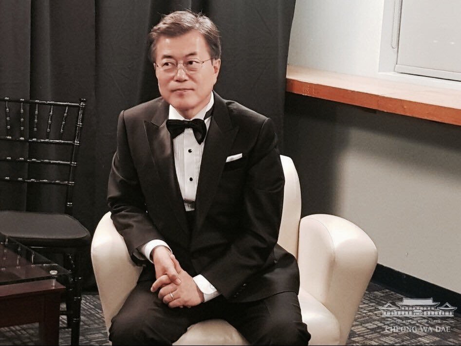 나는 촛불혁명으로 태어난 대통령입니다 | 인스티즈