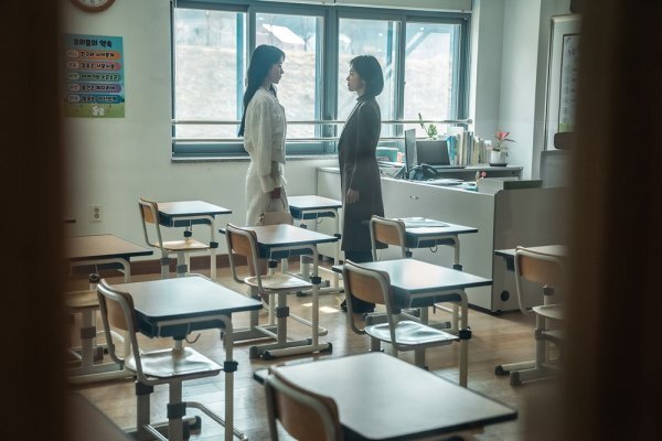 김은숙 작가 "학폭 미화 없다"…송혜교·이도현·임지연, '더 글로리' 첫 스틸 | 인스티즈