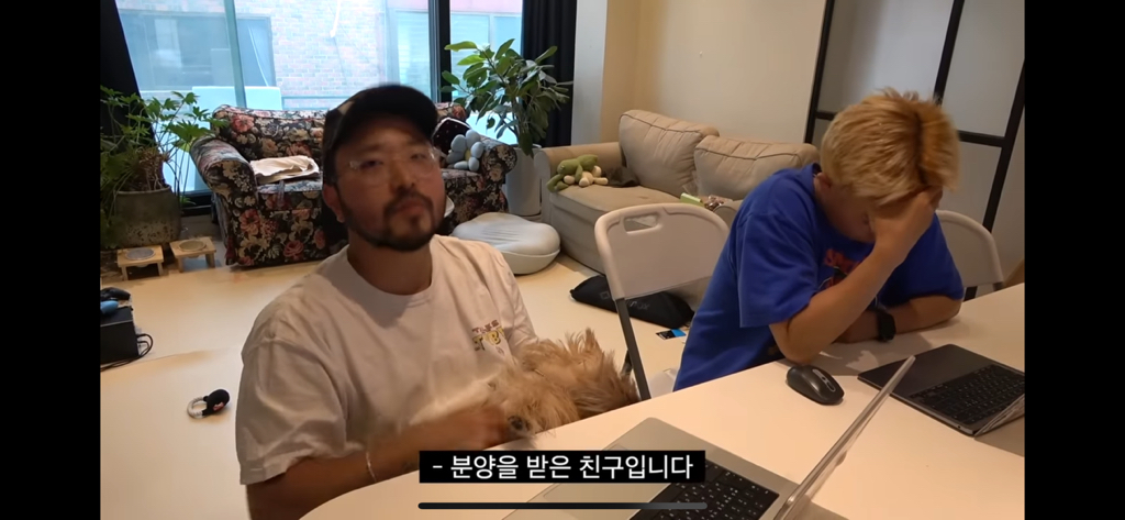 요즘 빠더너스 채널에 자주 등장하는 브리더통해서 임보(?)중인 강아지 마레 | 인스티즈