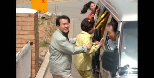 폐장 30분 남은 놀이공원 도착해 제대로 뽕 뽑는 가족.jpgif | 인스티즈