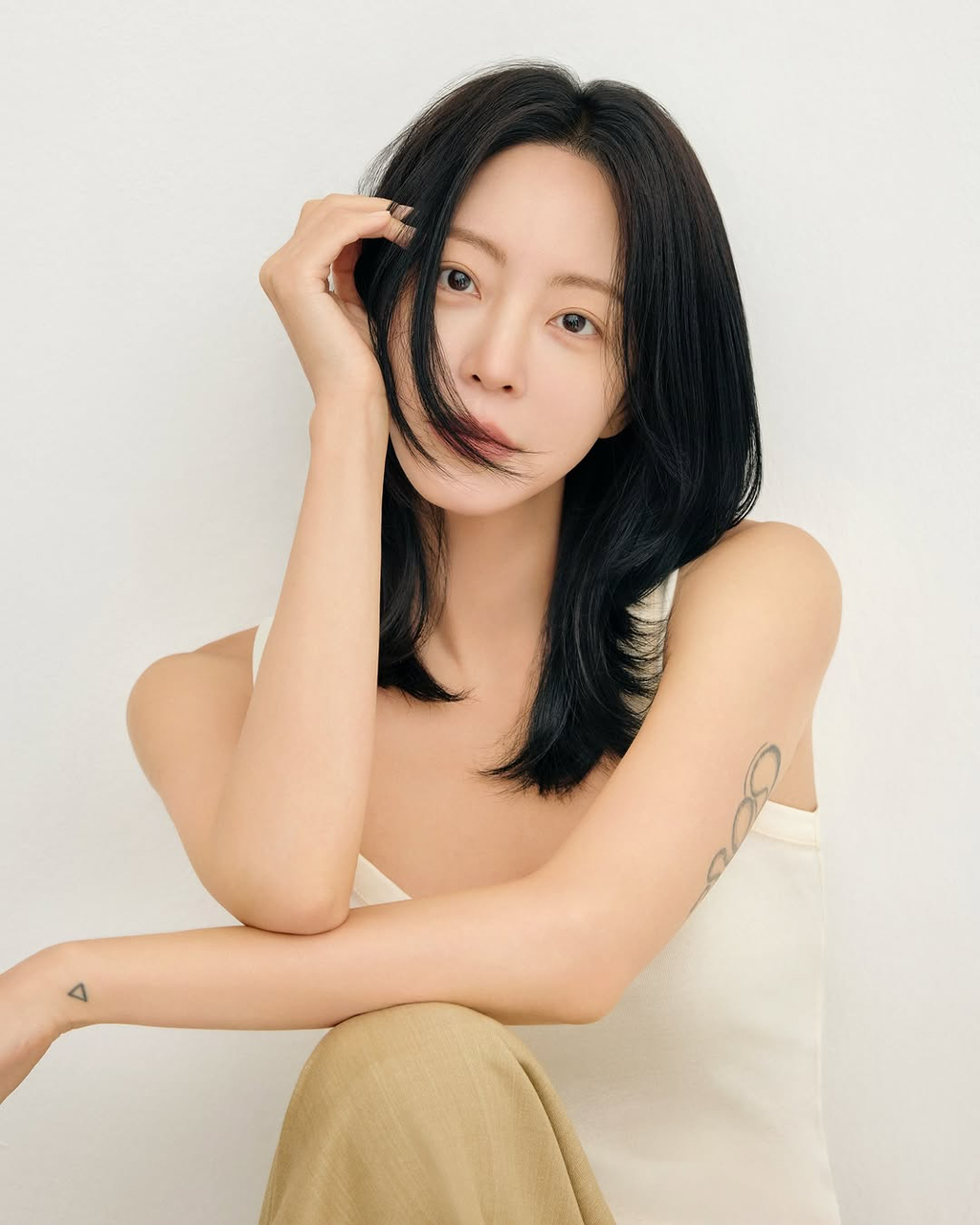 20년 만에 프로필 사진 찍은 배우 한예슬 | 인스티즈