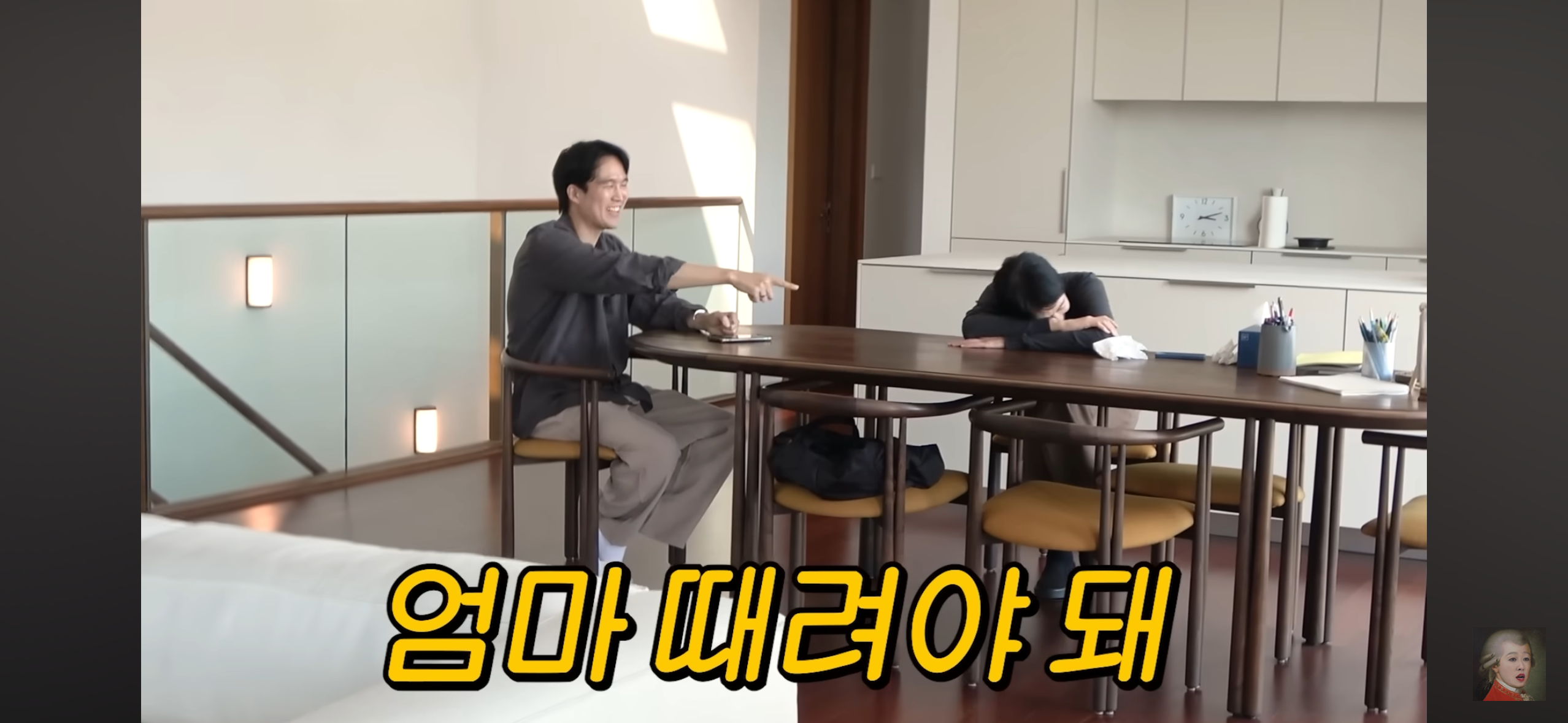 홍진경 동생 : 엄마 이건 때려야 돼 | 인스티즈