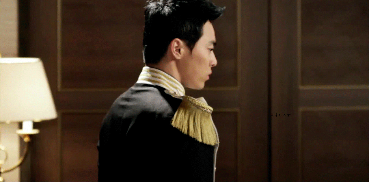 제복 입은 배우들이 일반인이라면 유명해진다 vs 그정도는 아니다 | 인스티즈