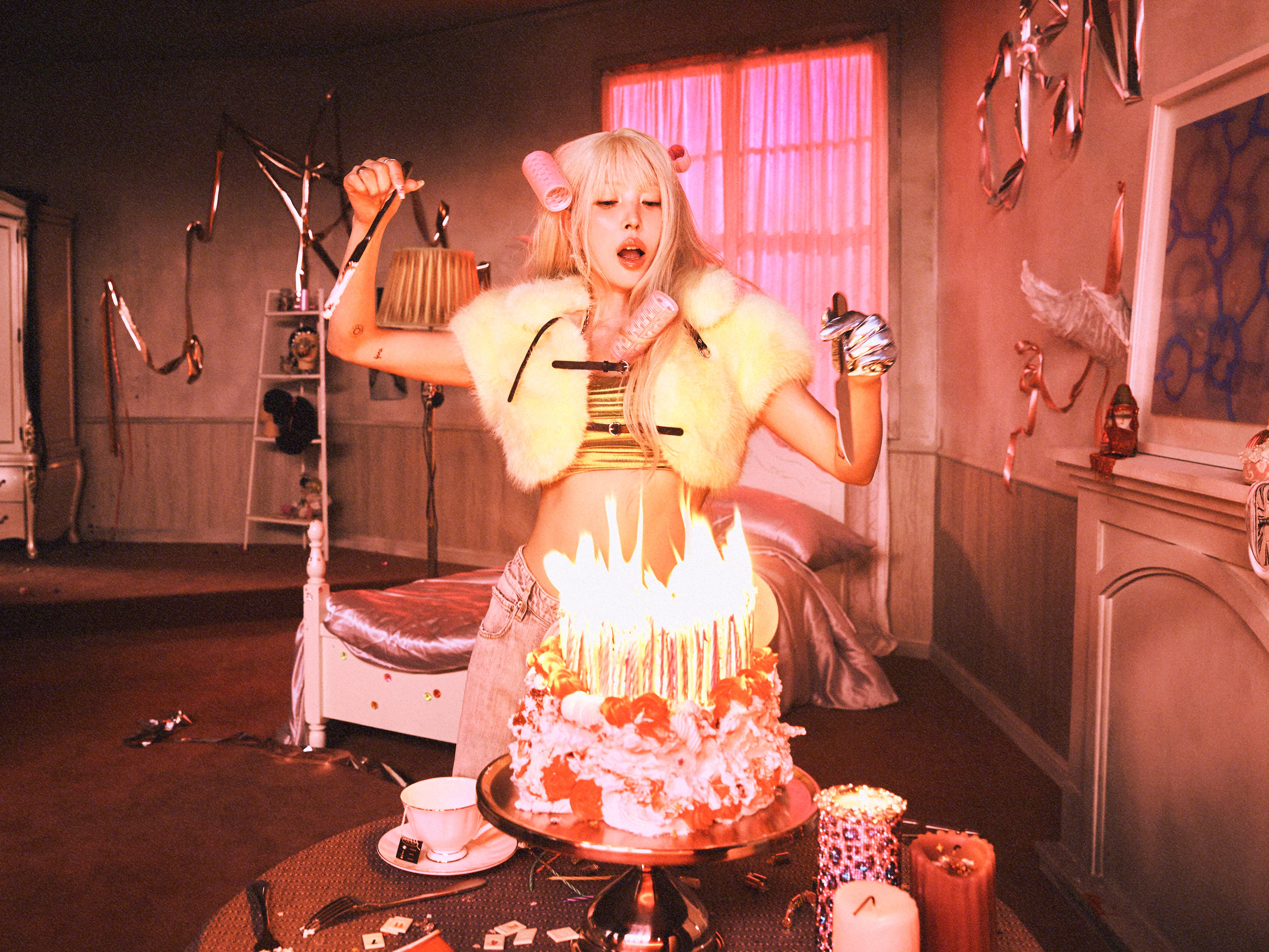 스엠이 니들 취향 몰라서 다 시도해봤어 라고 말하는거 같은 보아 정규 11집 컨셉.jpgif | 인스티즈