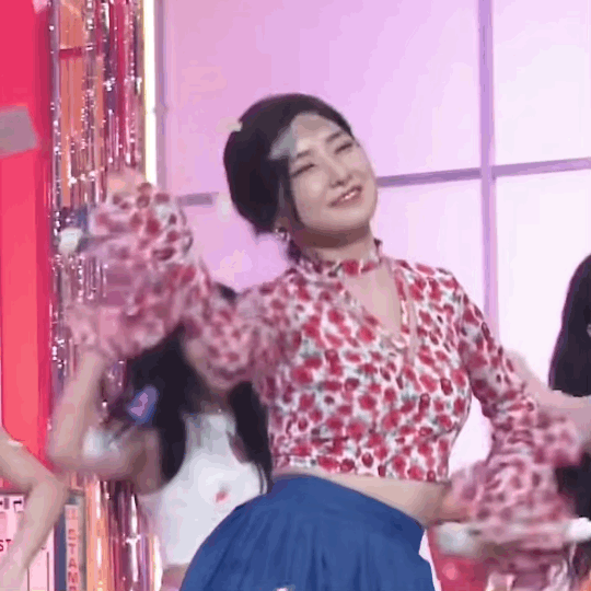 무명에 가깝던 시절과 달리 표정 완전 행복해보이는 브레이브 걸스 유나...jpgif (단발👩🏻) | 인스티즈