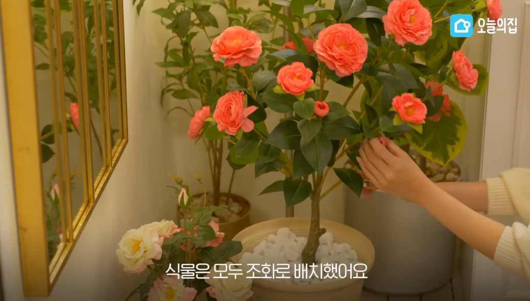 구축 아파트에서 두 자매를 홀로 키운 어머니를 위한 작은 방 인테리어 | 인스티즈