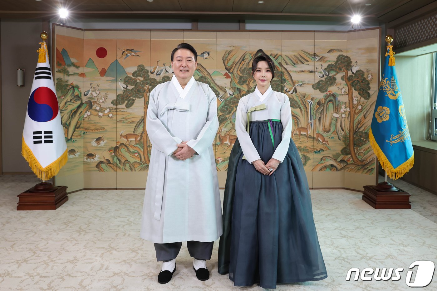 윤석열 김건희/이재명 김혜경 부부 한복입은 사진 | 인스티즈