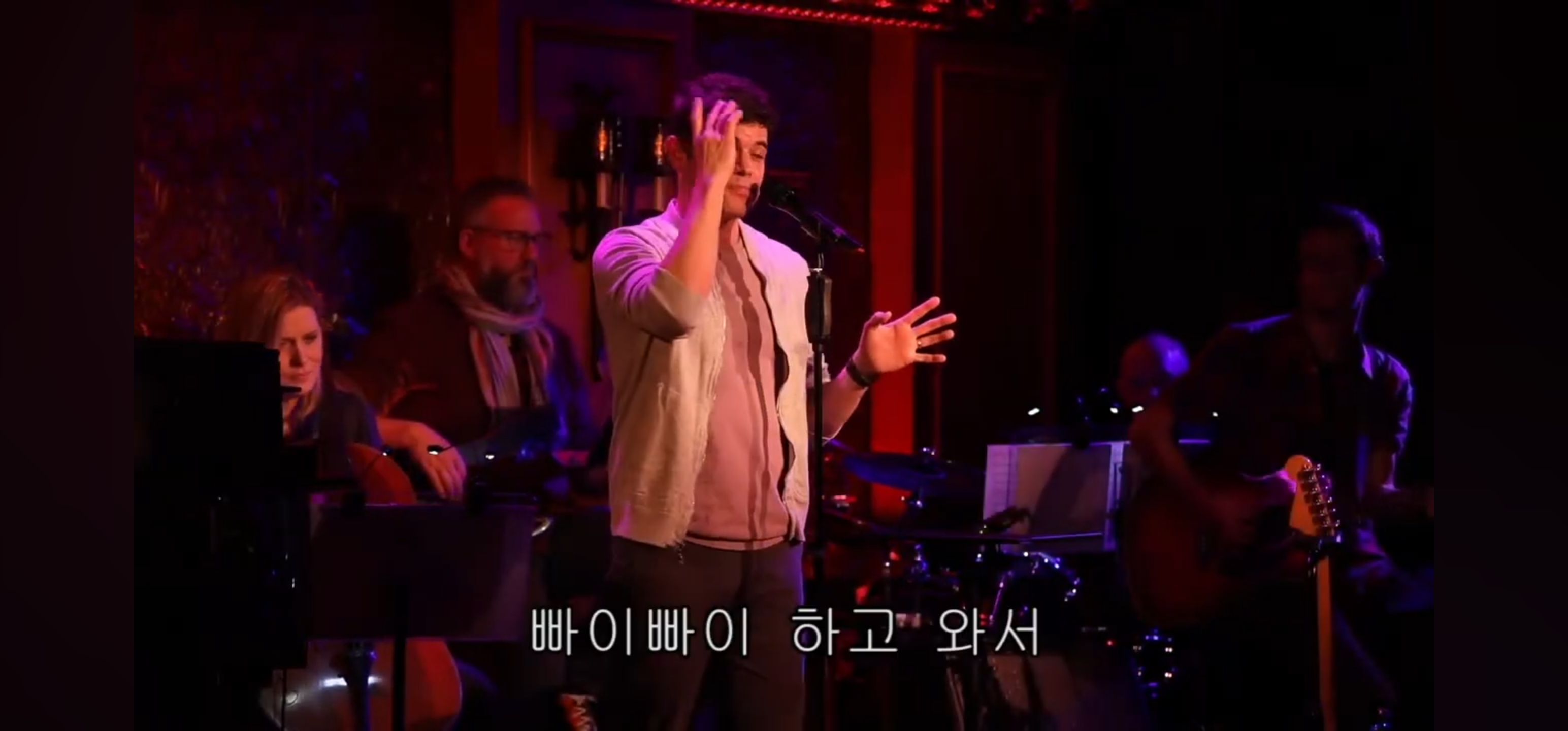 이제 와서 말하지만 휴 잭맨, 잭 에프론 대신 위대한 쇼맨이란 영화를 세상에 나온 게 한 건 나야! 그게 무슨 소리냐고?.jpg | 인스티즈