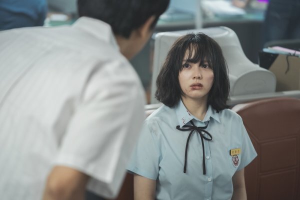 김은숙 작가 "학폭 미화 없다"…송혜교·이도현·임지연, '더 글로리' 첫 스틸 | 인스티즈