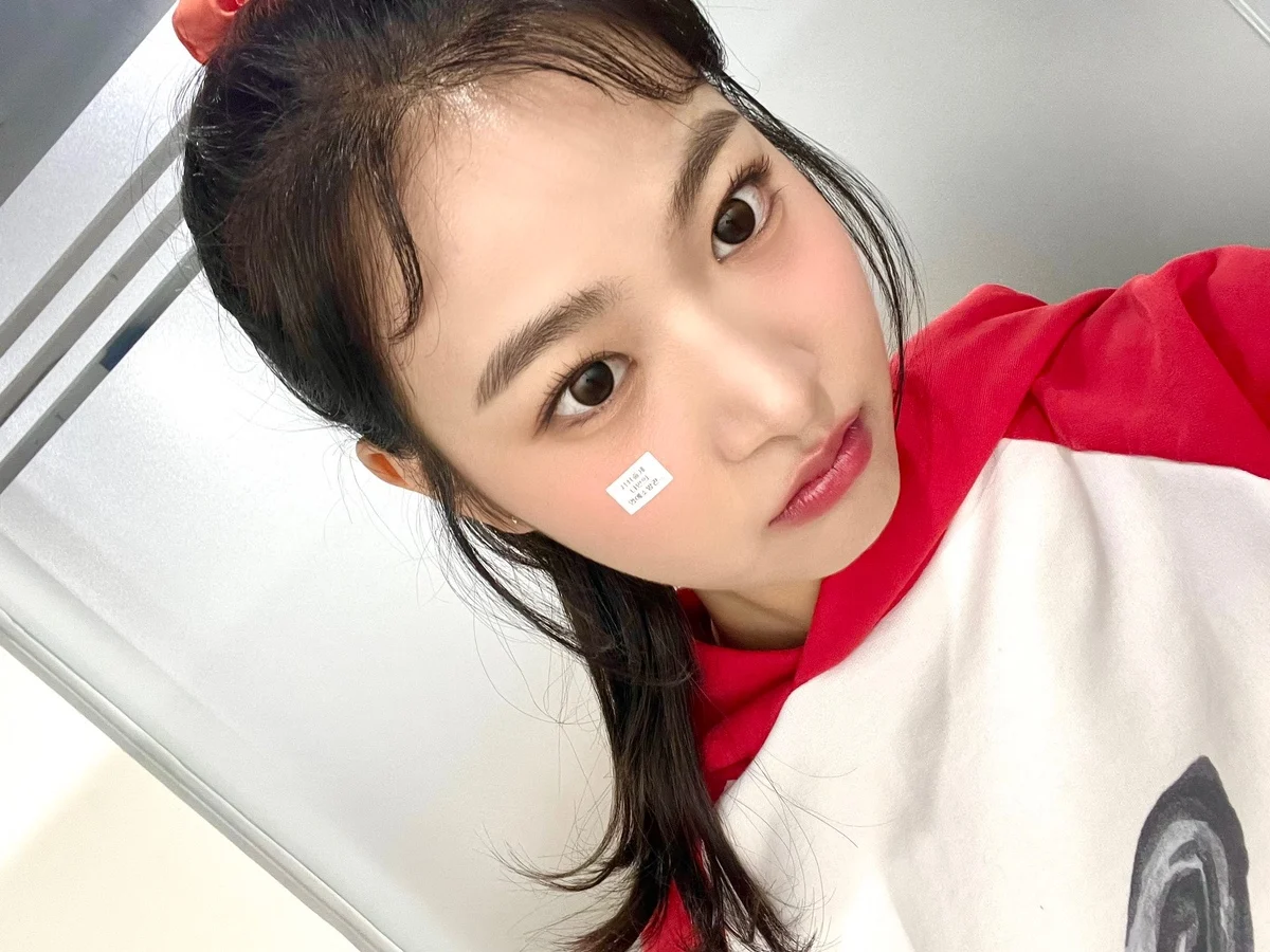 피프티피프티 아란 중학교 졸업사진 | 인스티즈