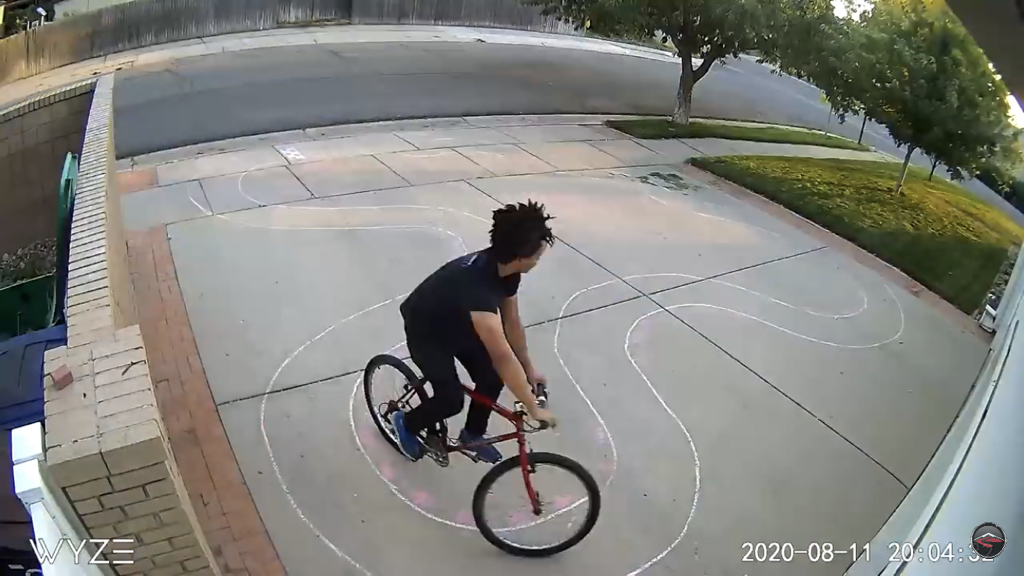 옆집애가 자꾸 우리집 주차장에서 자전거를 타길래 조치를 취했습니다 | 인스티즈