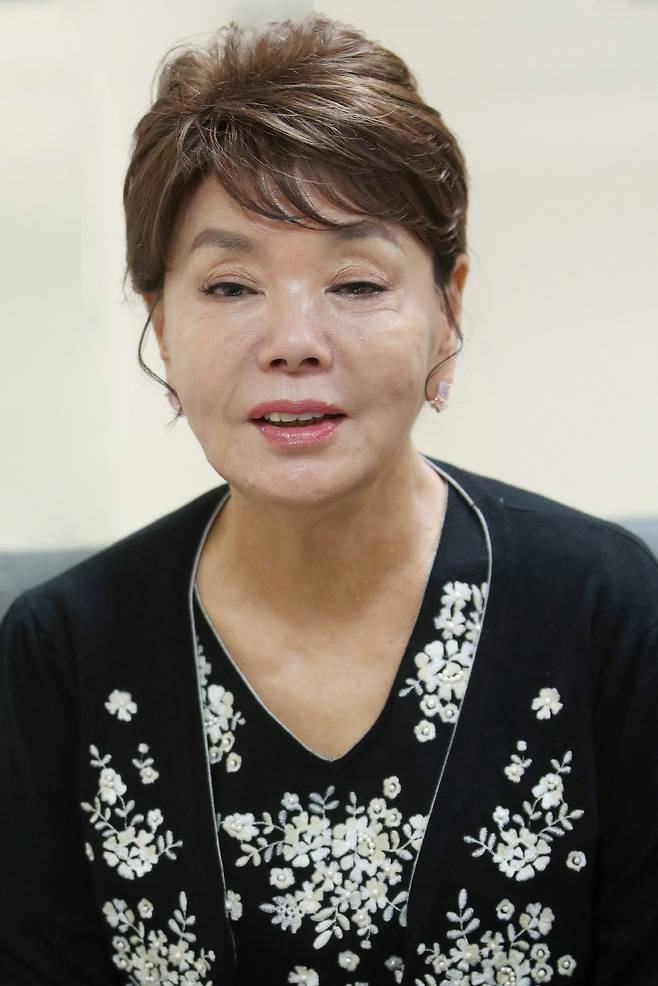 故 김수미 일기 공개, 파란 예고 "공황장애에도 회사 압박에 강제 홈쇼핑" | 인스티즈