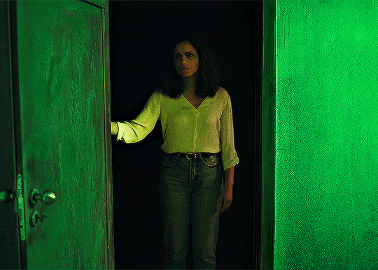 영화 비바리움 vs 영화 바바리안.gif | 인스티즈