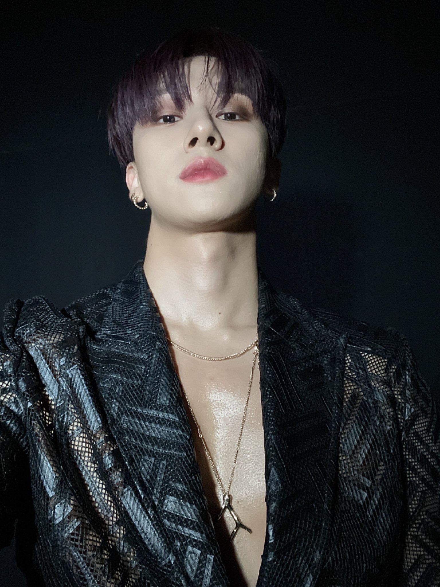 호불호 극명하게 갈리는 요즘 아이돌 오버립 메이크업.twt | 인스티즈