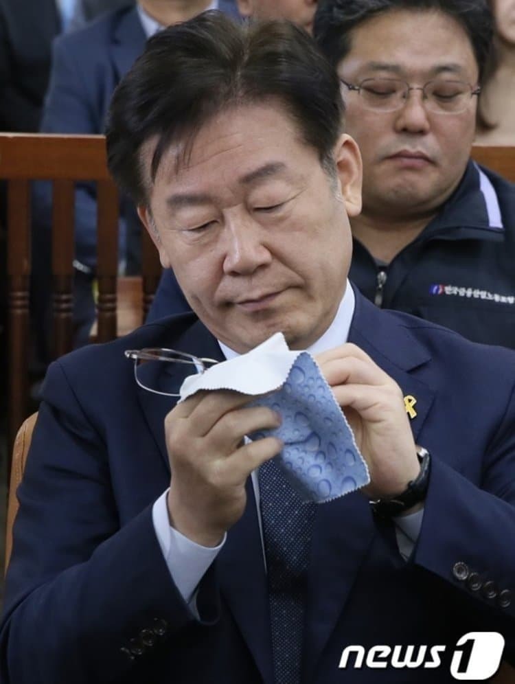 눈 크기까지 악의적 조작 당한 이재명 | 인스티즈