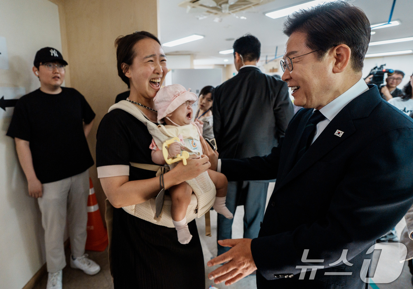 사전투표소 반려견, 아기 사진 모음 | 인스티즈