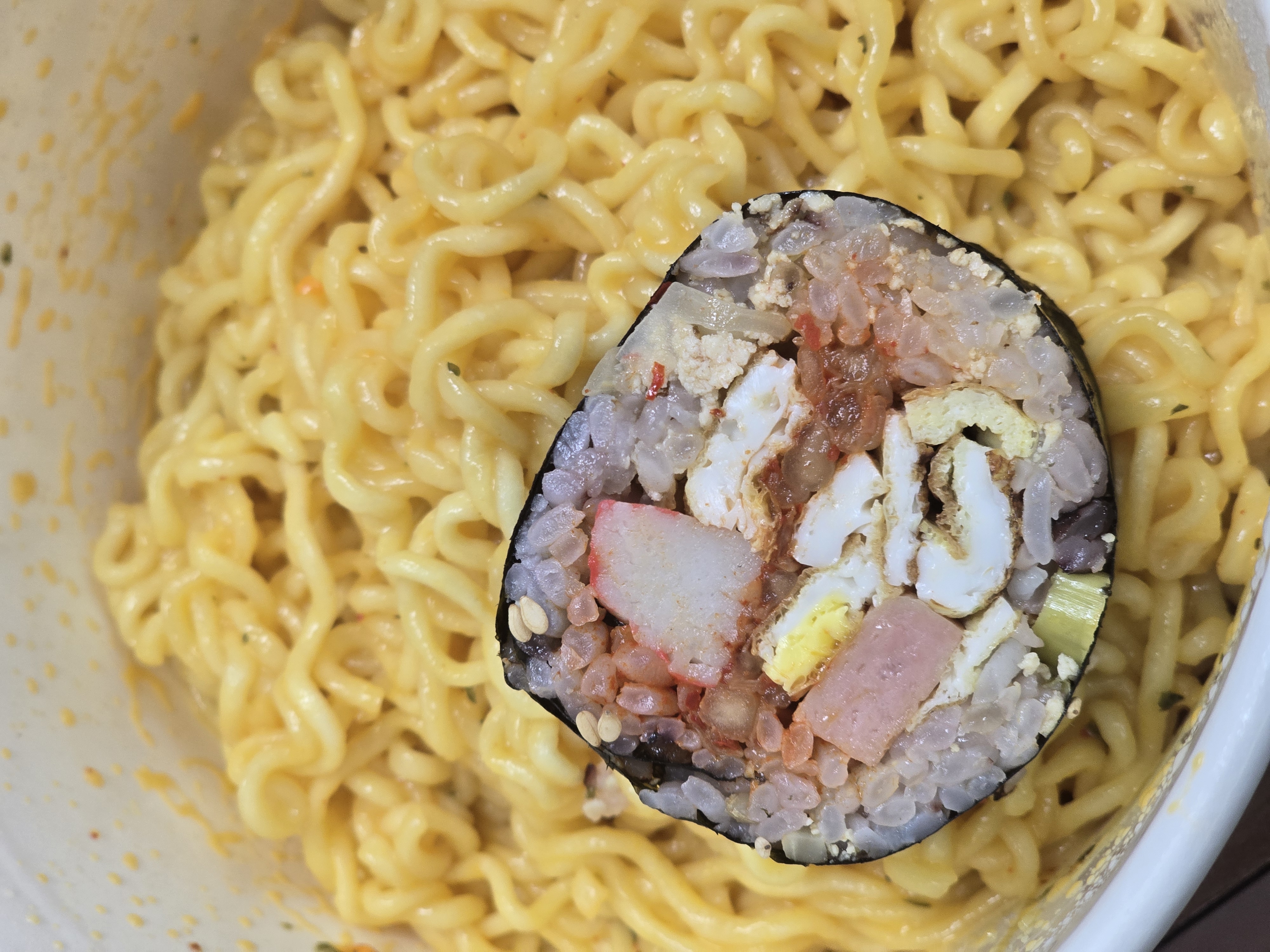 낮잠자다 일어나서 김밥말았다 | 인스티즈