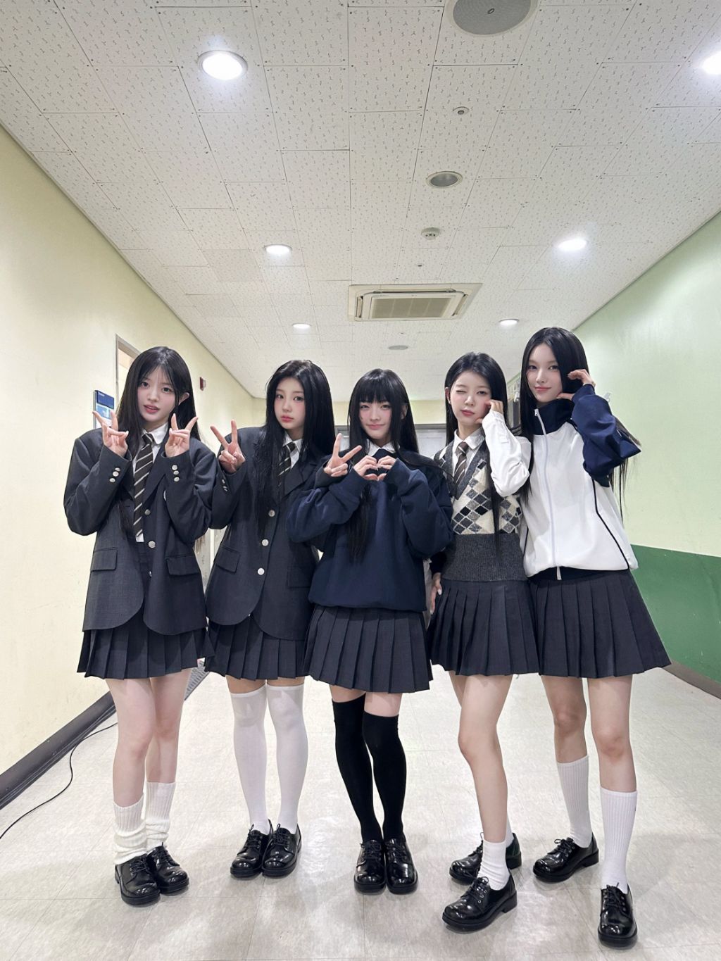 뉴진스의 제작 포뮬러를 너무 모방 했다는 아일릿 소속사.jpg | 인스티즈